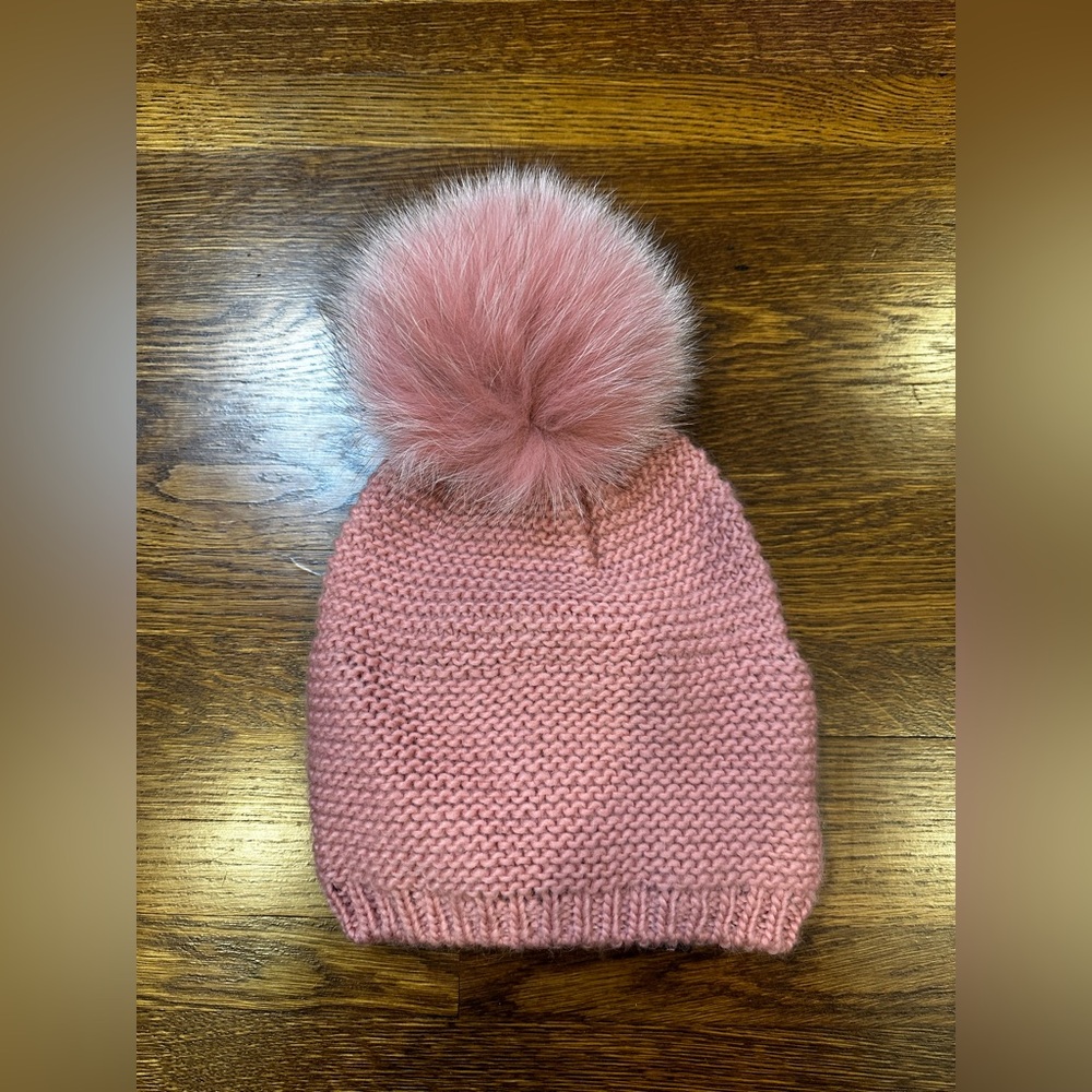 Kyi Kyi hat